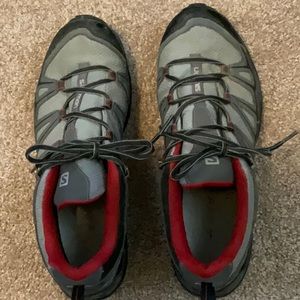 Salomon hiking shoe